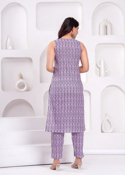 Women Zigzag Print Sleeveless Kurta Set with Pink & Navy Tie-Dye Dupatta